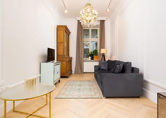 Lux Studio Kamienica Noakowskiego 16 by Renters